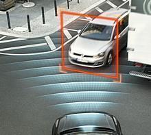 XC90 features automatic braking if the driver turns left (or right in left-hand traffic) in front of an oncoming car. The car detects a potential crash and brakes automatically in order to avoid a collision or mitigate the consequences